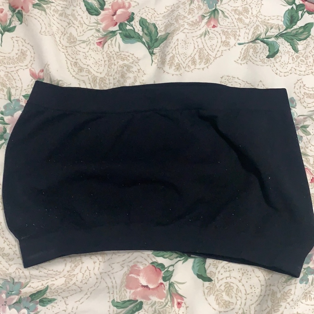 Set of two bandeaus (one black one cream colored)